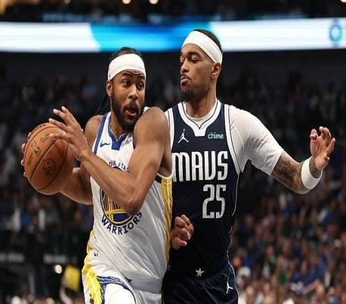 隊(duì)記：庫(kù)里等多名勇士球員正在檢查室外等待穆迪的檢查結(jié)果