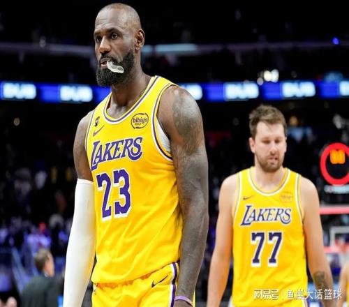 湖人110113活塞！詹姆斯把話(huà)挑明，東契奇錯(cuò)誤明顯，一人成關(guān)鍵