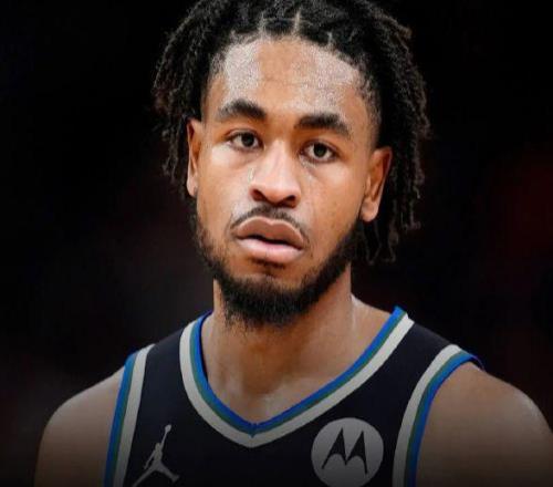 雄鹿裁掉卡梅倫托馬斯，數(shù)據(jù)刷子球員失寵，攻防兼?zhèn)洳攀浅雎? />
<div   id=