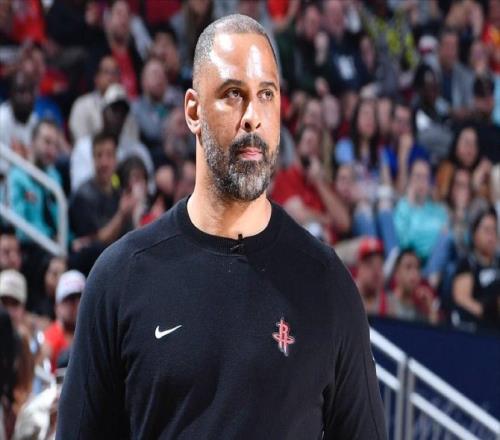 噴完裁判，噴球員！火箭隊(duì)爆冷輸球，烏度卡無能狂怒