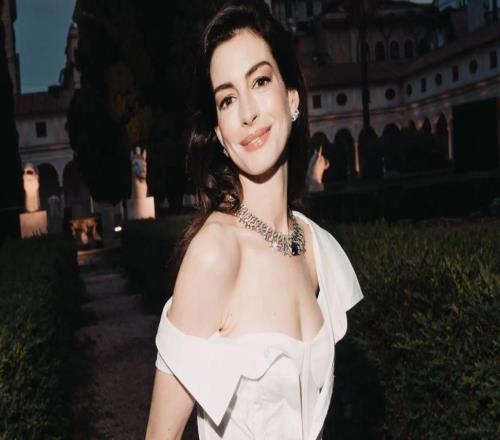 安妮海瑟薇領(lǐng)銜！ToppsFinest英超系列攜“完美粉絲簽”重磅首發(fā)