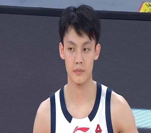 廣東宏遠(yuǎn)今日早報！杜鋒深夜發(fā)聲，徐杰遭打壓，徐昕又大爆發(fā)