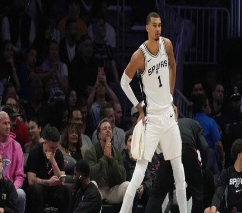 太瘋狂！文班狂砍26+15創(chuàng)40年神跡