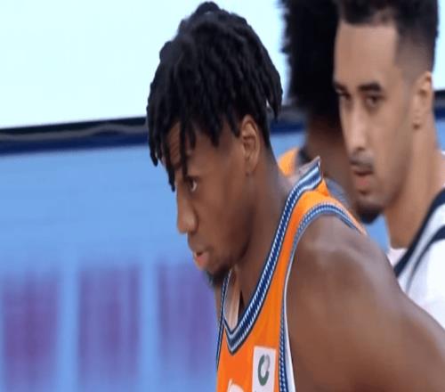 16分大勝！上海三殺廣東取10連勝大白邊14分26板