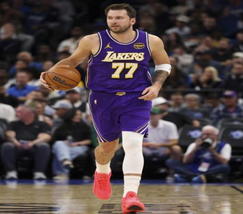 炸裂！老詹8年湖人沒完成的壯舉：他用1年就做到了！