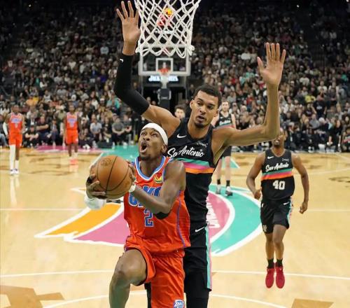 西部3強(qiáng)爭(zhēng)46，湖人穩(wěn)第3也高興不起來，快船歸位，馬刺雷霆太強(qiáng)