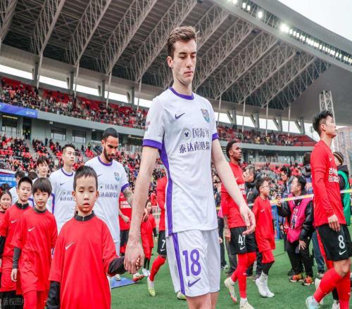 津門虎主力中衛(wèi)傷停一個月，昔日國腳將為此重新挑大梁，值得期待