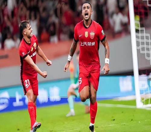 他曾被視為上港必走之人，如今靠努力迎來逆襲，中超第四輪或亮相