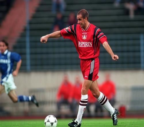 卡恩忌憚的重炮手，還是巴拉克曾經(jīng)的榜樣，卻不受德國(guó)隊(duì)重視