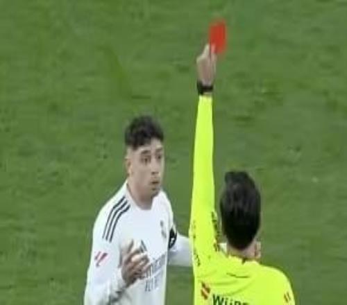 皇馬TV：穆努埃拉罰下巴爾韋德是個錯誤，他的判罰雙重標準