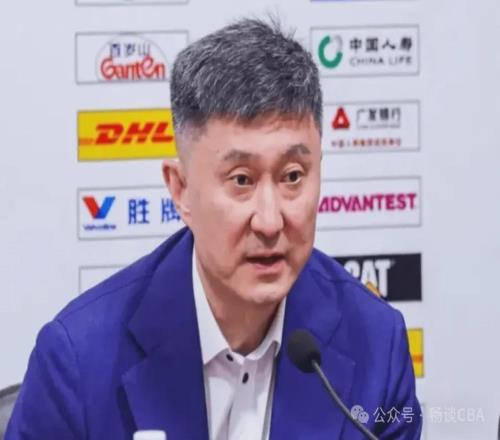 廣東男籃輸球，杜鋒對(duì)球員拼勁滿意，麥考爾8中1胡明軒正負(fù)值20