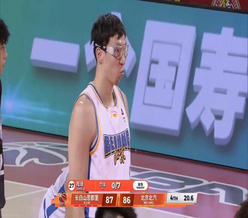 罪魁祸首另有其人！周琦8罚0中，哪怕近2场12罚0中也不该独自背锅