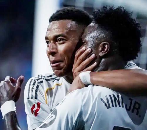 11場(chǎng)10球！皇馬新帥有點(diǎn)神：伯納烏迎回熊皇！貝林厄姆：逆境重生