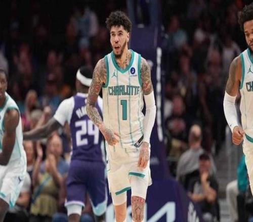 黃蜂這波賺翻了！主場(chǎng)連續(xù)9場(chǎng)爆滿，三球帶隊(duì)狂勝國(guó)王44分