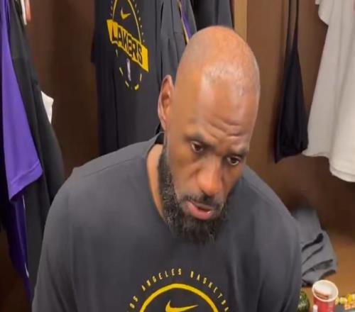 連續(xù)11戰(zhàn)出手不超15次！勒布朗為勝利轉(zhuǎn)型：吐槽裁判不給哨顯悲涼