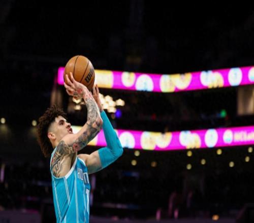 場(chǎng)均19分+命中率僅41%，被譽(yù)為“數(shù)據(jù)刷子”，卻是球隊(duì)崛起驅(qū)動(dòng)器