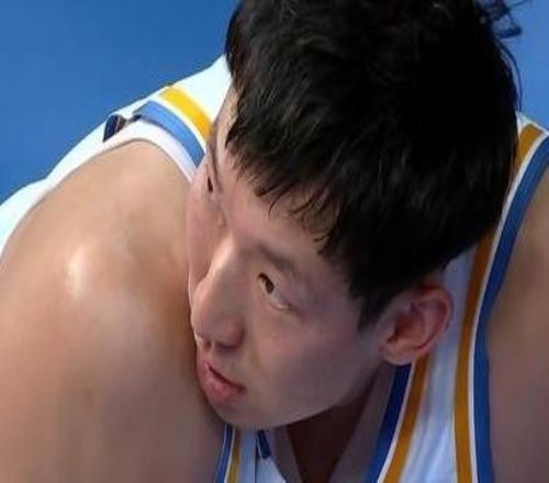 戰(zhàn)勝8罰0中“心魔”！周琦重返主場7罰6中轟12+9末節(jié)統(tǒng)治籃下