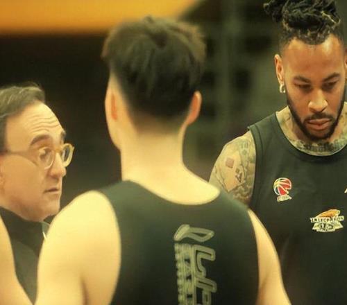 隊長3+9+2！小手10投僅2中手感冰涼，王嵐嵚10中3,遼籃爆冷輸吉林