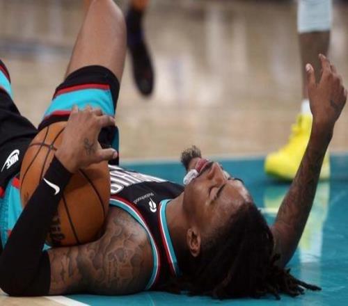 突發(fā)！莫蘭特宣布賽季“打卡下班”，因肘傷本賽季提前報銷