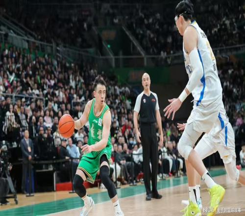 末節(jié)翻盤遼寧隊(duì)拒絕爆冷趙繼偉11+11甘當(dāng)綠葉，新外援23分立大功
