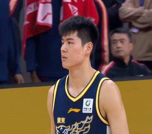 13分鐘，轟20分5板！廣東隊20歲小將太驚艷解說員點贊