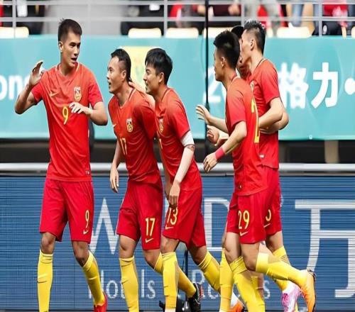 這位新援剛代表上港二隊(duì)出戰(zhàn)首秀，就打入精彩進(jìn)球，曾是國(guó)少主力