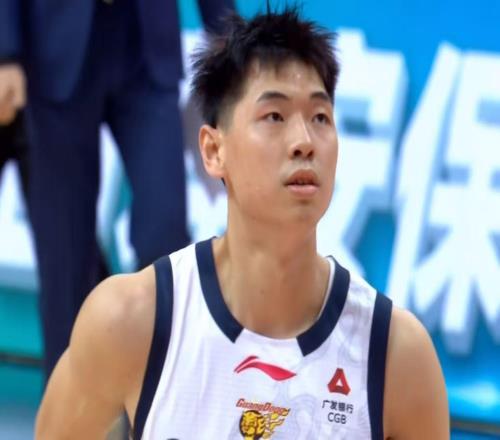 崔永熙還不夠！CBA最強(qiáng)鋒線或被杜鋒看中，曾馳援廣東隊(duì)奪冠！