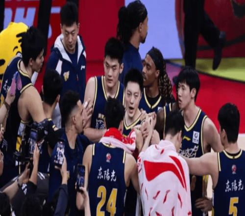 北京浙江卡位戰(zhàn)引爆！廣東戰(zhàn)魚腩止頹，上海沖榜首今夜誰沉誰浮