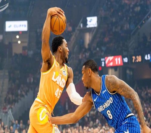 騎士四連勝！哈登26分7助帶動(dòng)全隊(duì)，米切爾轟42分，雙核實(shí)現(xiàn)互補(bǔ)