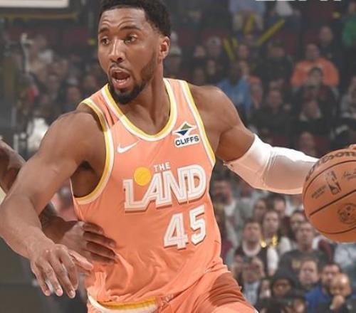 米切爾本賽季第6次得分40+，同期僅次于東契奇、華子和SGA