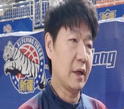 邱彪：今年聯(lián)賽有很多爆冷的比賽，想取勝最重要的是職業(yè)態(tài)度