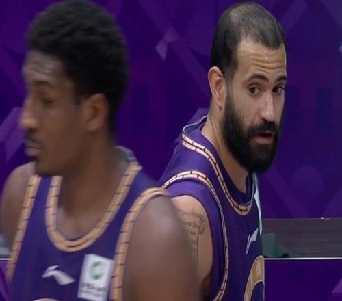 CBA慘烈一戰(zhàn)！北控不敵同曦爆48犯規(guī)60罰球張慶鵬難掩落寞表情