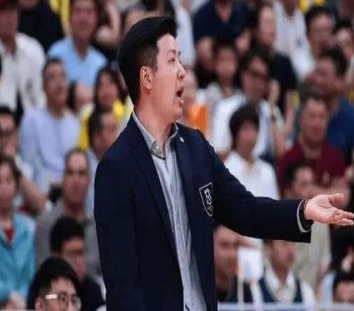 憋疯了！连续多场坐冷板凳，这场出战13分钟，7投6中，砍20分5板