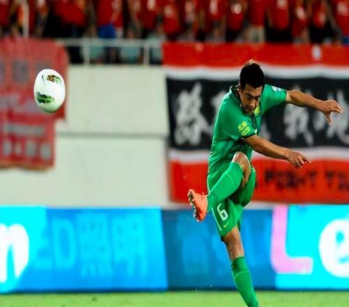 國安名宿炮轟：中超邊路斷檔！認可楊希實力，鄧捷夫是“半吊子”