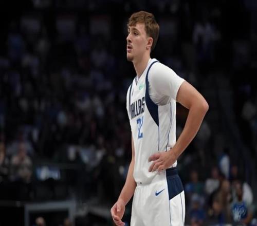 19歲連續(xù)30+！追平東契奇！杜克雙王，誰能摘獎