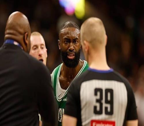 看來(lái)噴是有用的，布朗怒噴裁判被驅(qū)逐后場(chǎng)均罰球11.6次，此前僅有6.9次