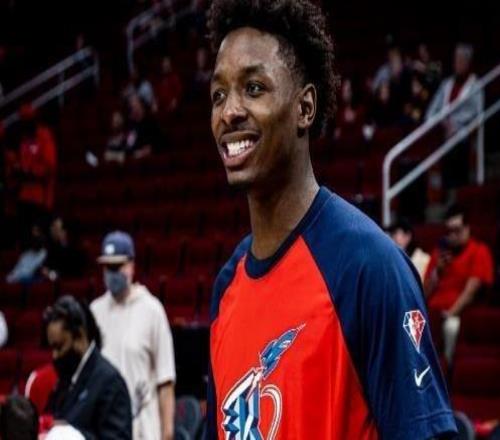 8分钟砍5分1板+关键三分！火箭队30岁老将崛起，或取代锋线双闸