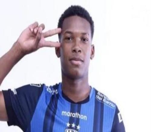 記者：紐卡正就引進(jìn)16歲厄瓜多爾小將約翰馬丁內(nèi)斯進(jìn)行談判