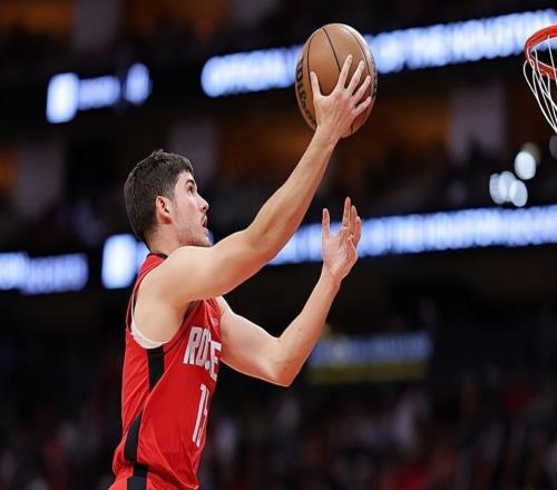 無法勝任季后賽球隊的先發角色，火箭對于后場新星的使用存在問題