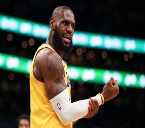 現(xiàn)役巨星出勤率：詹姆斯87%，庫(kù)里79%，哈登91%，他8年100%太強(qiáng)了