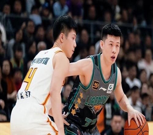 CBA疯狂一夜！积分榜乱了：榜首易主，辽宁男篮下跌，广东升第3