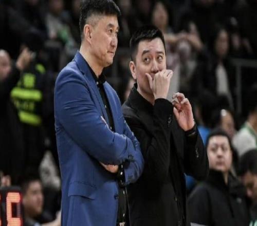 楊鳴談廣東現(xiàn)狀：外援持球過多，讓球隊(duì)丟失了拿手的進(jìn)攻組織