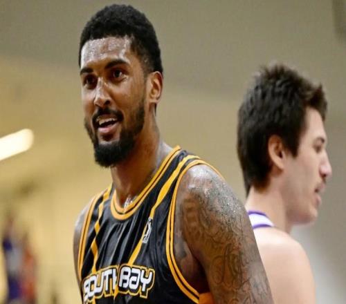 攻防兩端都有強(qiáng)勢表現(xiàn)，湖人二隊(duì)先發(fā)中鋒的個人能力非常全面