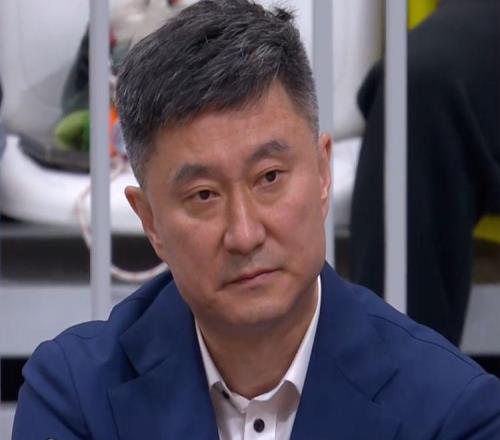 破案！陈家政表现神勇杜锋却全程黑脸原因找到，现场球迷说出实情