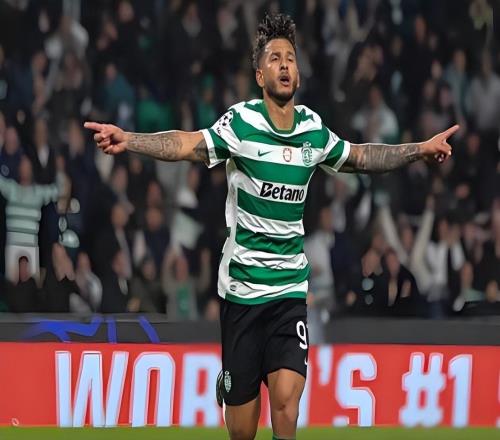 他在申花上赛季连大名单都很少进，如今刚转会新东家，就被重用