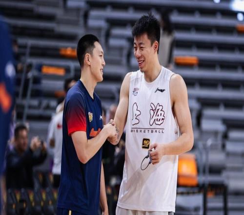 7中1僅3分！胡明軒持續(xù)低迷前男籃隊(duì)長(zhǎng)到底是怎么了