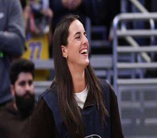 文體兩開花，凱特琳克拉克擔(dān)任步行者vs湖人攝影記者