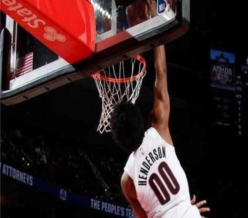 亨德森23+4羅林斯36+4開拓者大勝雄鹿