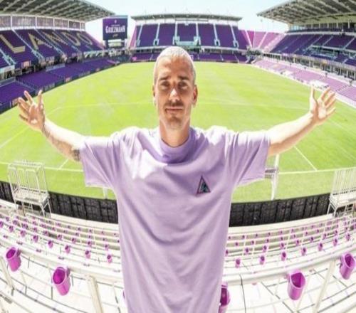 队报：格列兹曼在奥兰多城年薪约1500万欧续约选项今夏生效