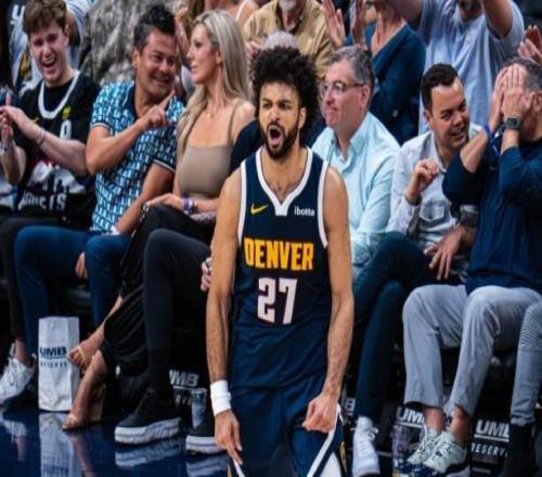 炸裂輸出，穆雷28中19&三分14中9砍53分&本賽季得分新高